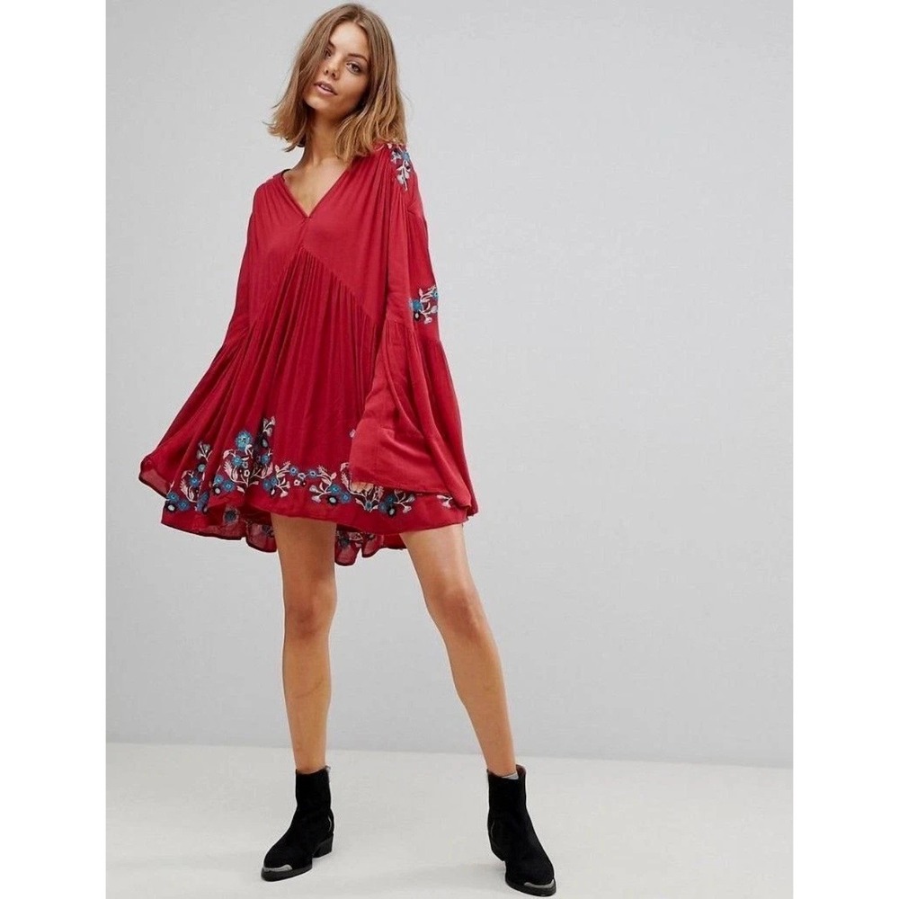 Free‎ People Te Amo Embroidered Bell Sleeve Lined Mini Dress Berry Red Women M
